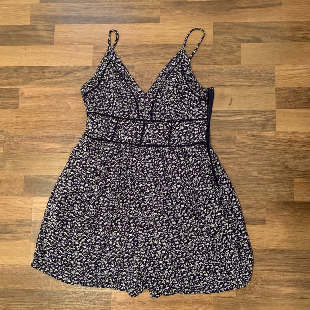 AE Navy Blue Floral Ladder Trim Romper - Picture 4 of 7